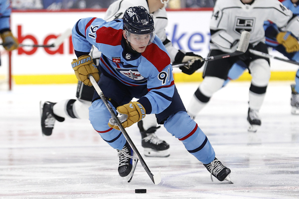 Is It In the Blackhawks’ Interest to Offer Sheet Jets’ Cole Perfetti?