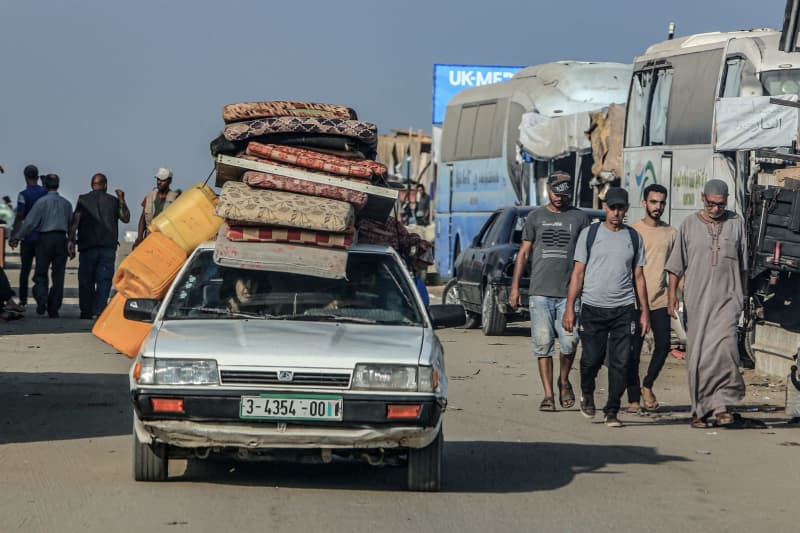 Israel calls on residents in the north of Khan Younis to flee