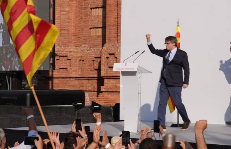 Manhunt for Catalan separatist Puigdemont after return to Spain