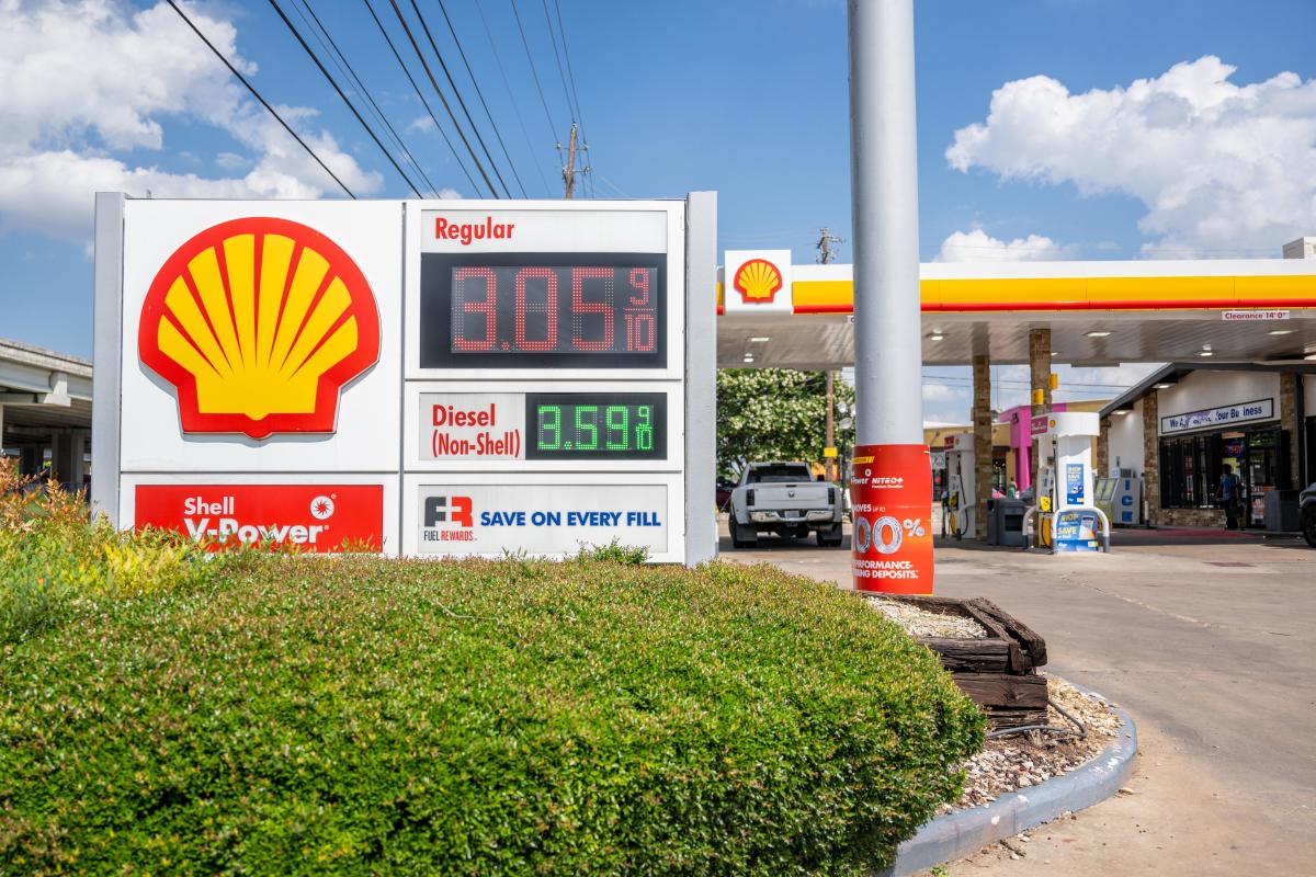 Midwest region gas prices fell from last week: See how much here