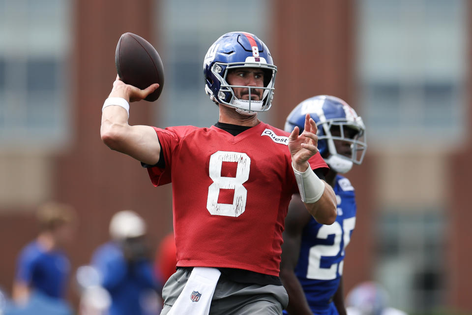 Multiple fights break out at Giants, Lions joint training camp; QB Daniel Jones pulled out of fray (video)