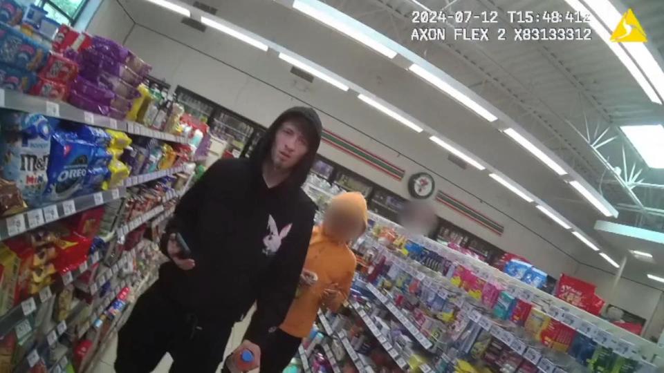 New video released in deadly shooting involving deputy inside Orlando-area 7-Eleven