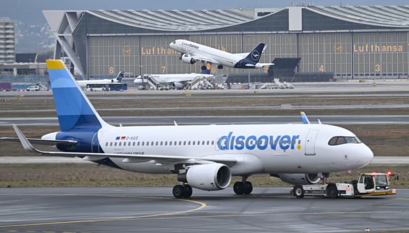 Pilots and cabin crew vote to strike at Lufthansa subsidiary Discover