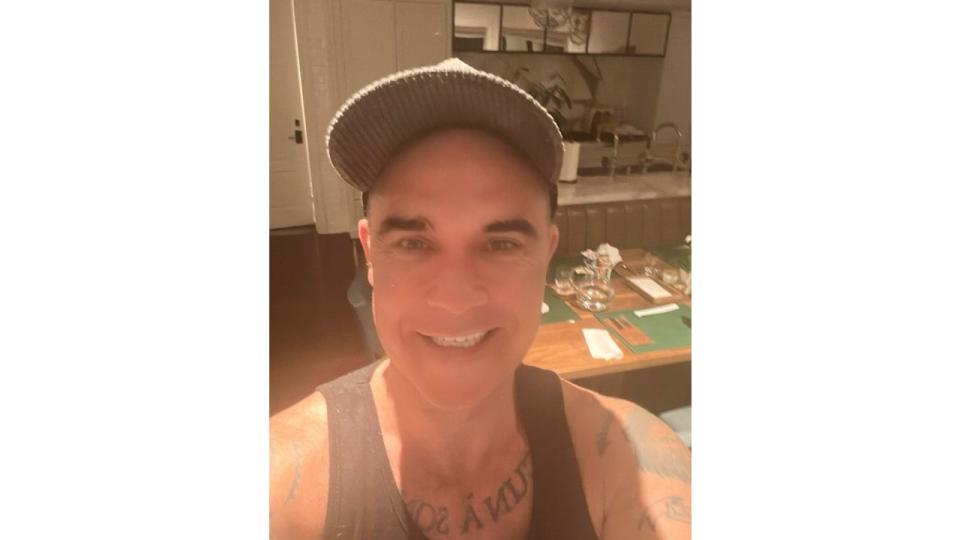 Robbie Williams stuns fans as he reveals drastic transformation