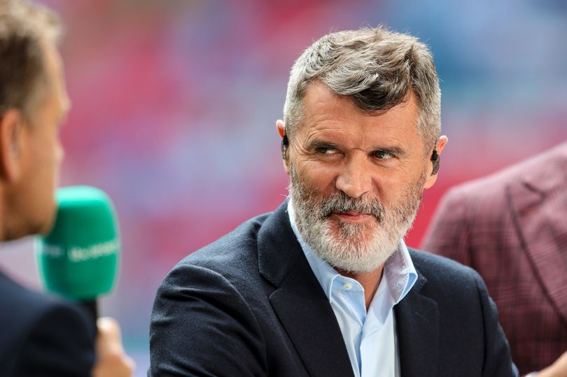 Roy Keane ‘looks away’ as Manchester United players show true colours with Man City gesture