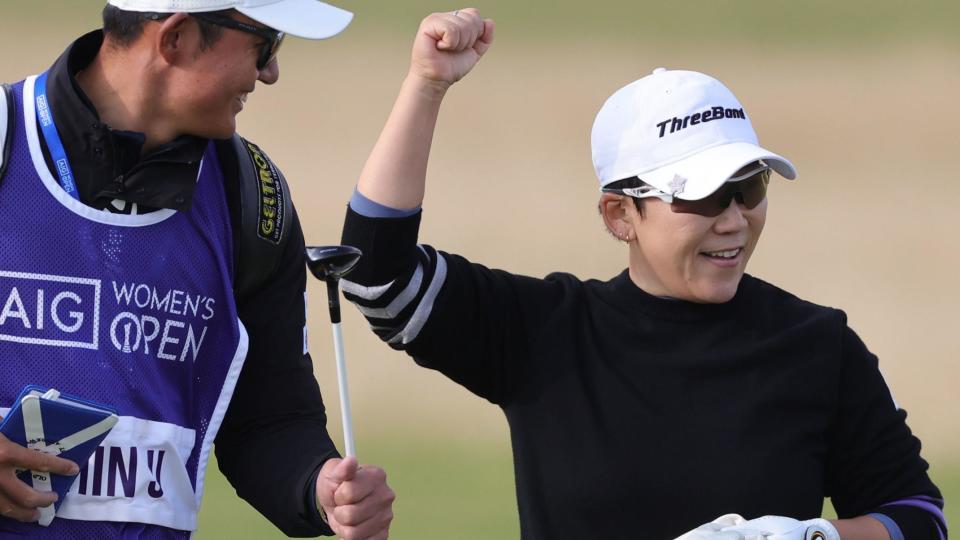 Shin takes Women’s Open lead as Korda and Hull toil