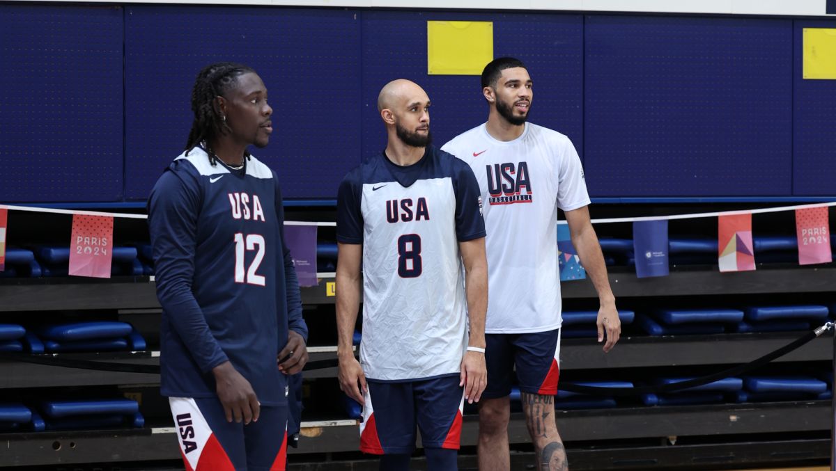 Tom Brady poses with Celtics stars at Olympics in awesome photo