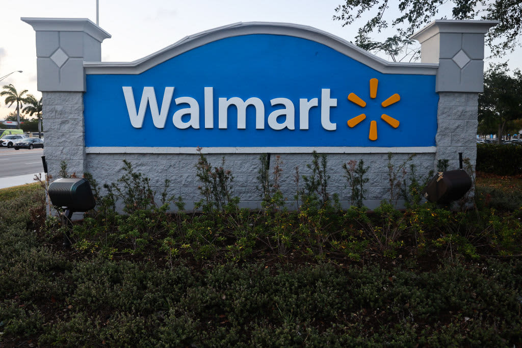 Walmart beats estimates, raises outlook as it sees stable consumer health