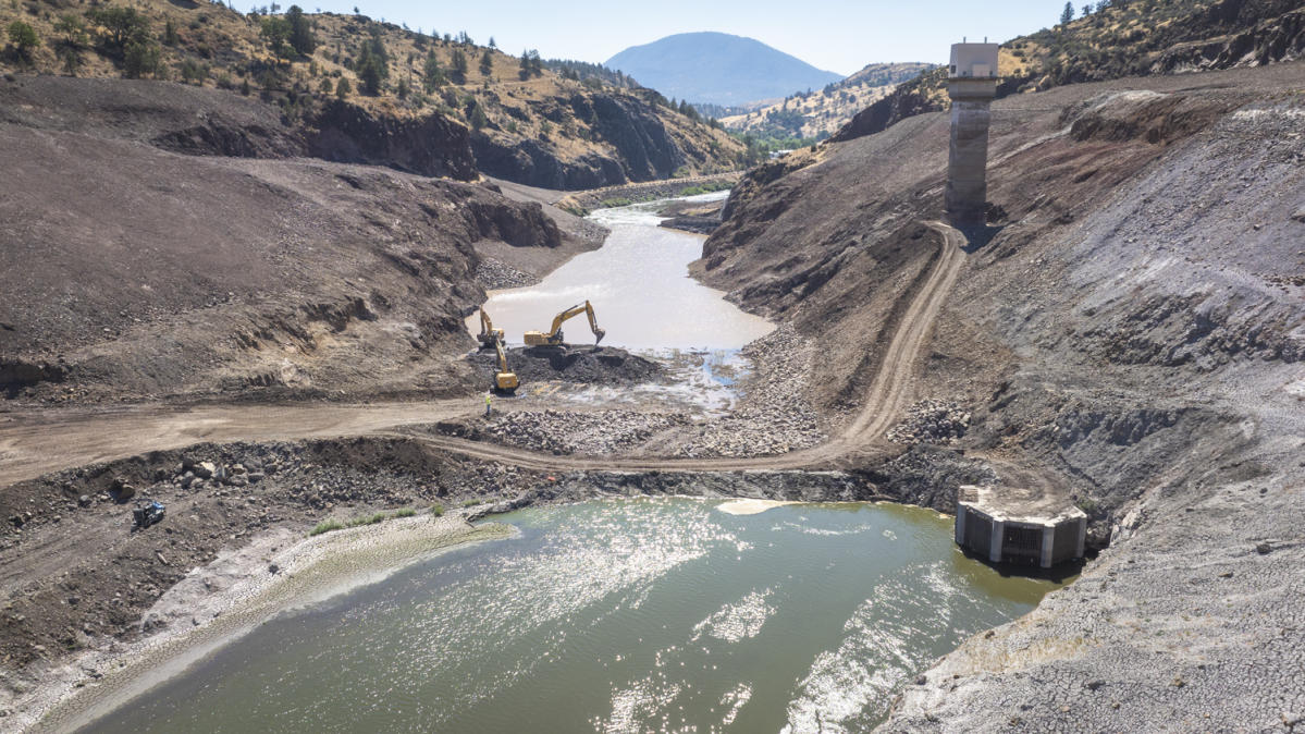 Workers breach key Klamath dams, allowing salmon to swim freely for the first time in a century