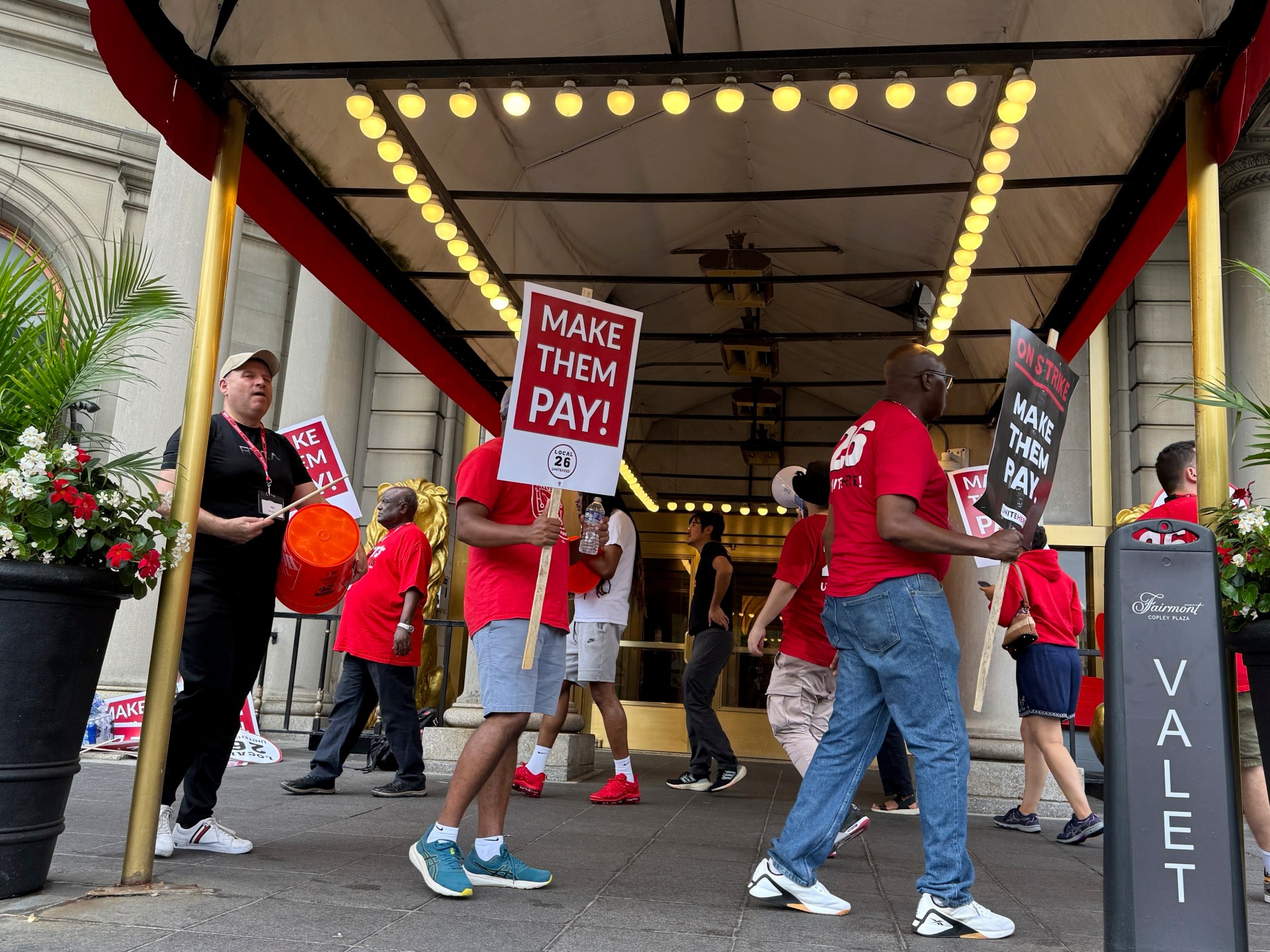 10,000 US hotel workers strike over long holiday weekend