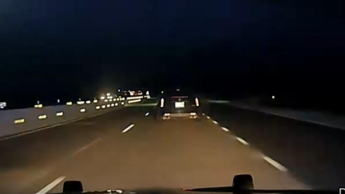 Blackout Cadillac CTS Flees From Arkansas Trooper