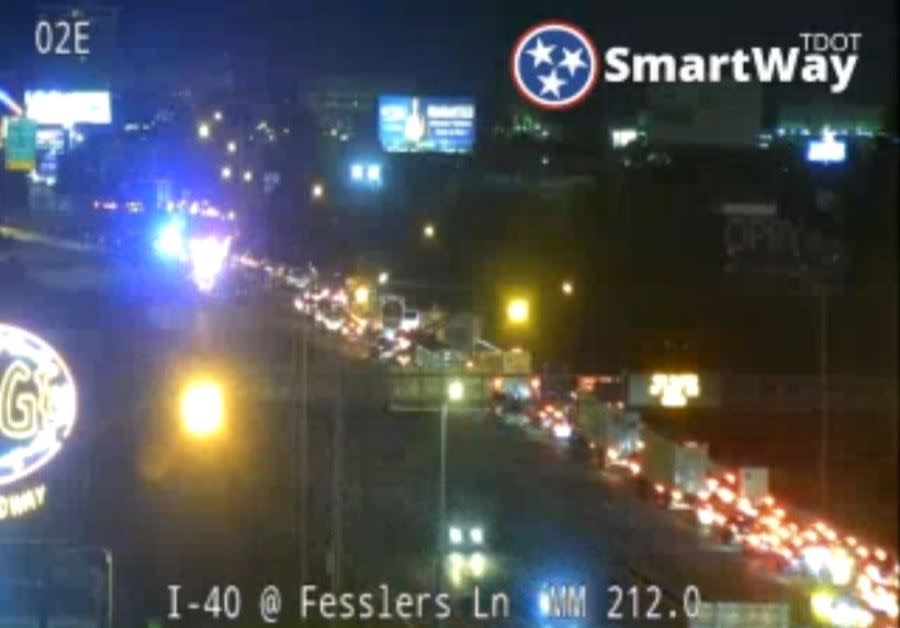 Crash closes I-40/I-24 near downtown Nashville