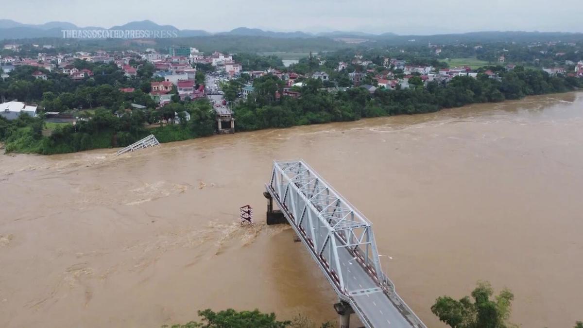 Dashcam shows moment bridge collapses in Vietnam, survivor recalls accident