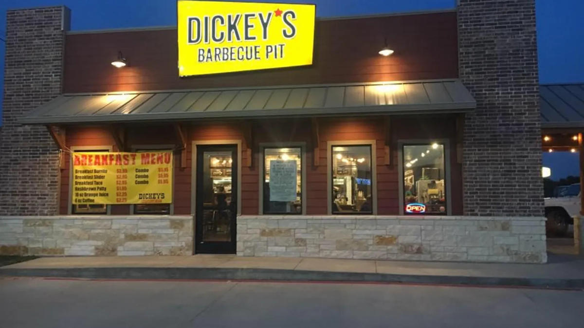 Dickey’s Barbecue Pit franchisee files for bankruptcy