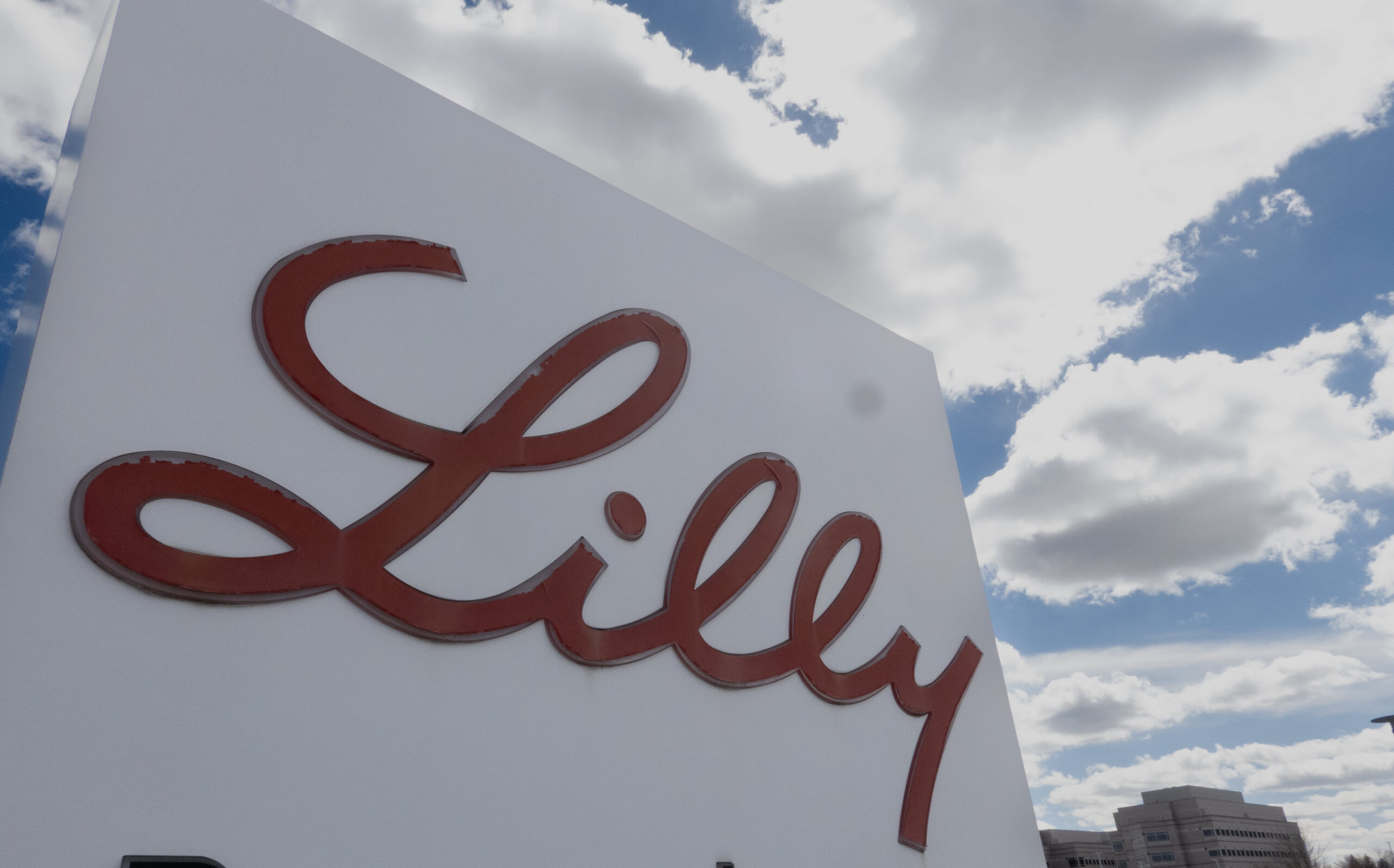 Eli Lilly to invest .8 billion to expand manufacturing for weight loss, diabetes, Alzheimer’s drugs