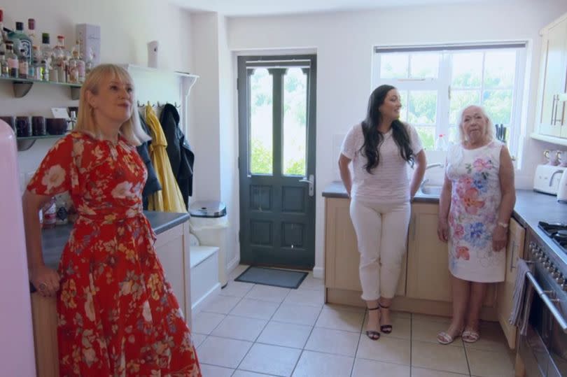 Escape to the Country star baffles fans as they point out major ‘problem’ with kitchen