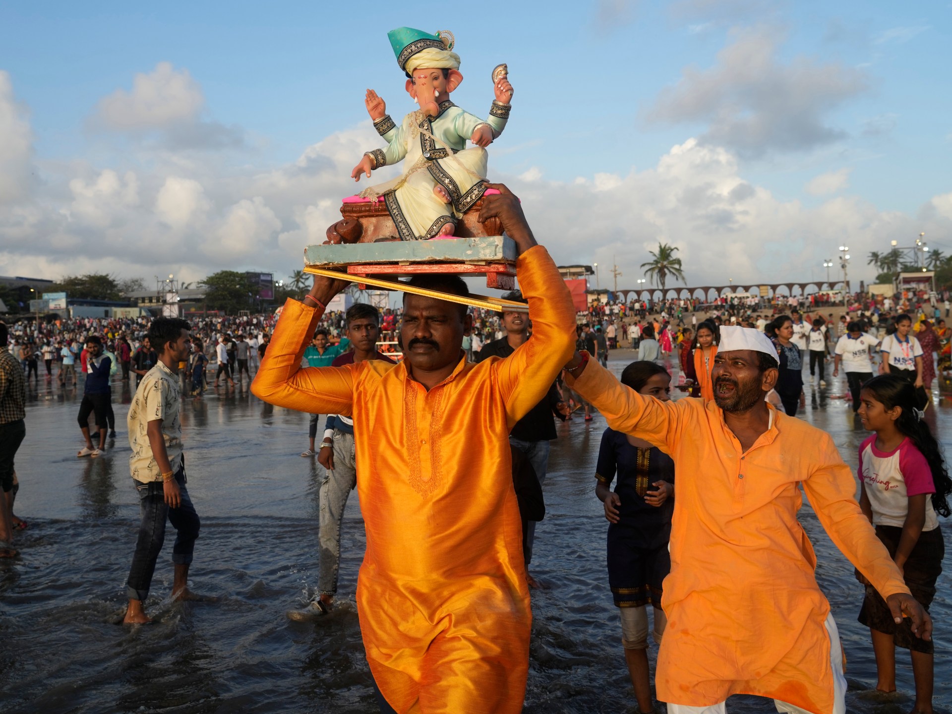 Indians celebrate elephant-headed Hindu god Ganesha, remover of obstacles