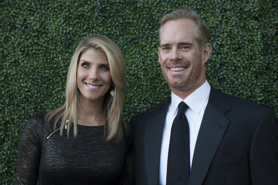 Joe Buck fractures wife’s ankle with golf drive in ‘freak accident’