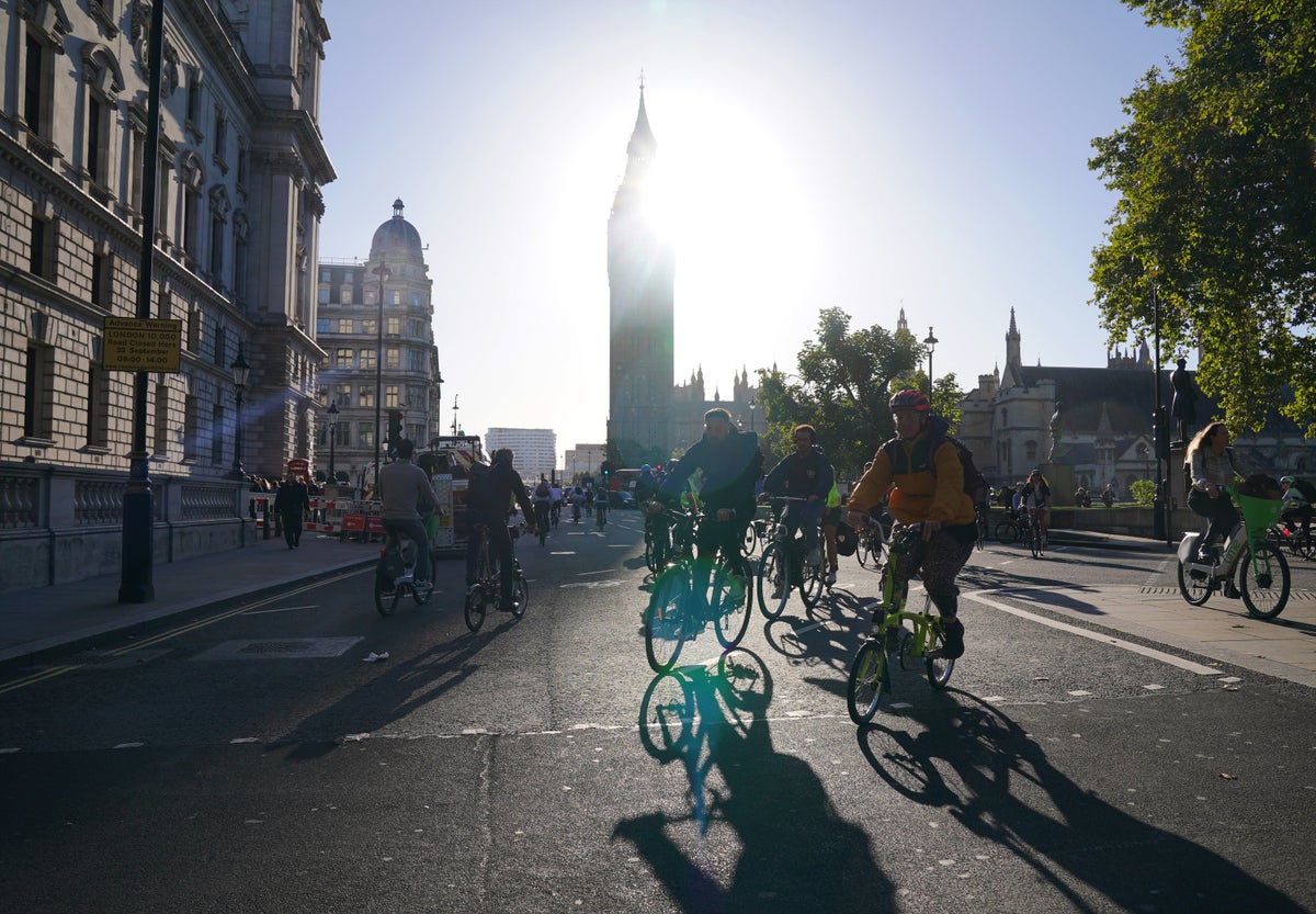 London weather: Arctic air sends night temperature tumbling to 6C… but a warmer weekend is on the way