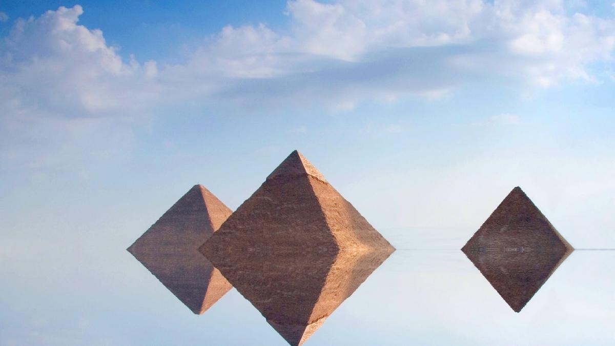 Mysterious Plasma Bubbles Have Appeared Over the Pyramids