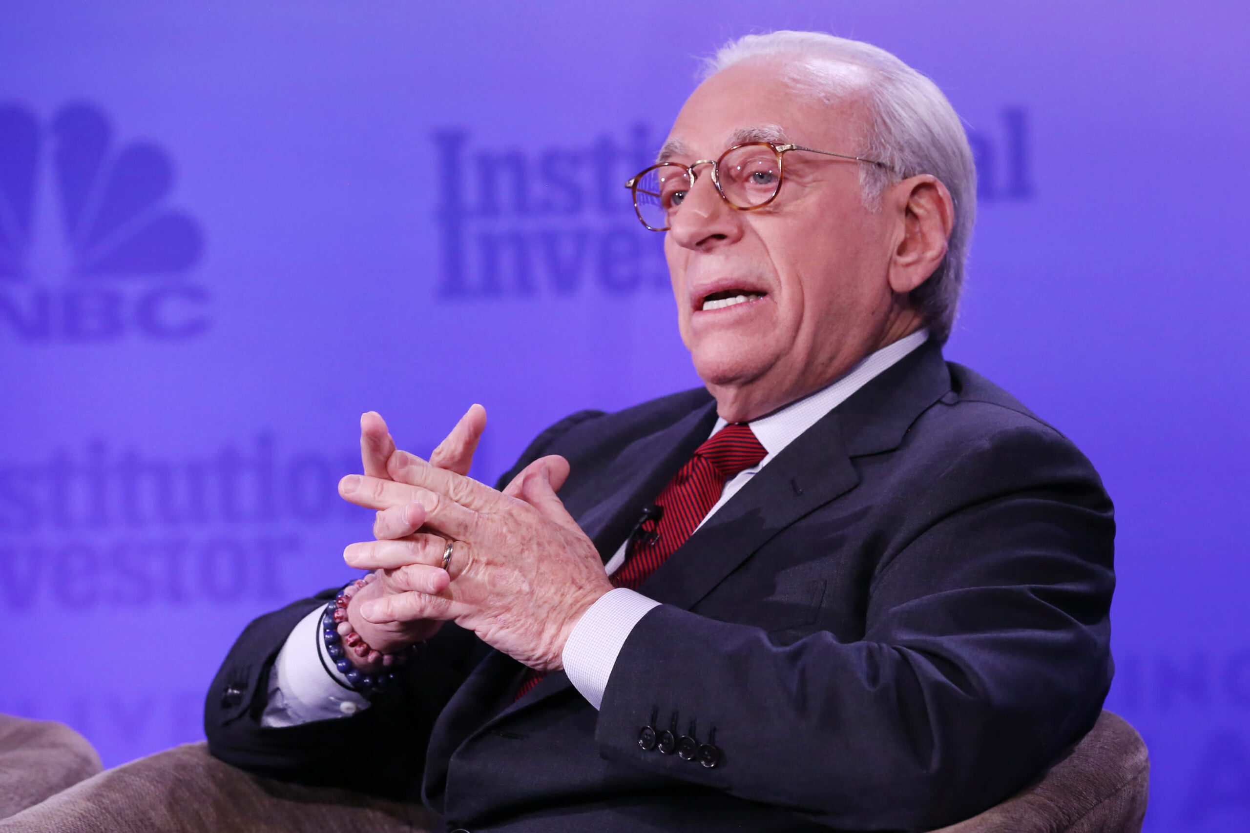 Nelson Peltz steps down as chair of Wendy’s board, starting a new era for burger chain