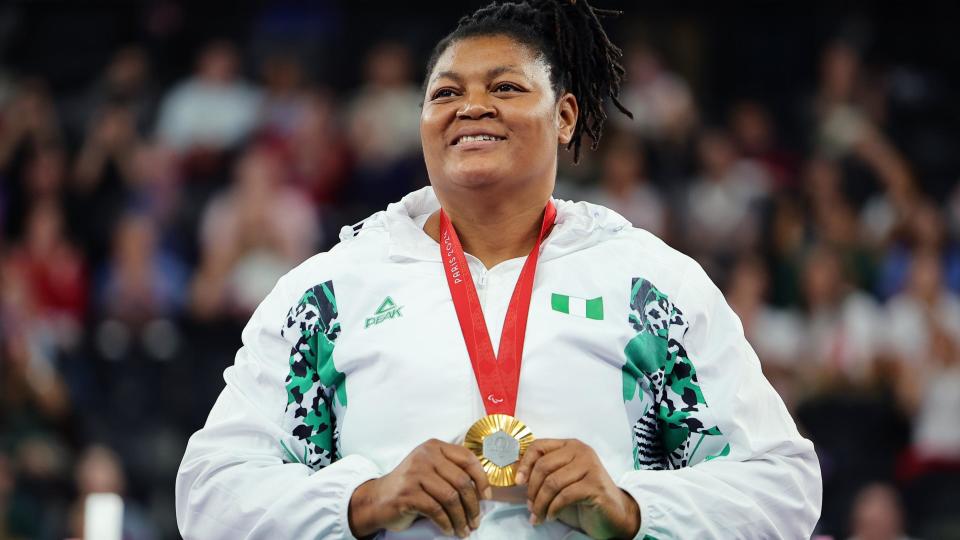 ‘No distractions’ on way to para-powerlifting record