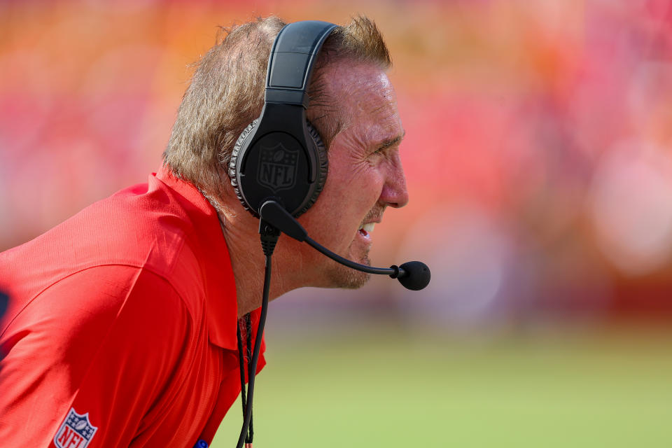 Officials apparently let Chiefs coordinator Steve Spagnuolo call timeout, which isn’t legal