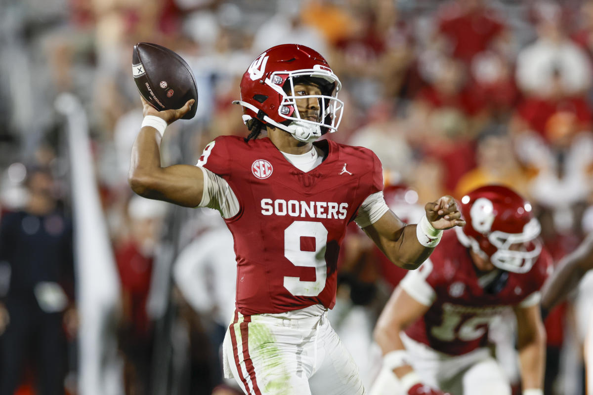 Oklahoma changing QBs to Michael Hawkins Jr., coach Brent Venables announces