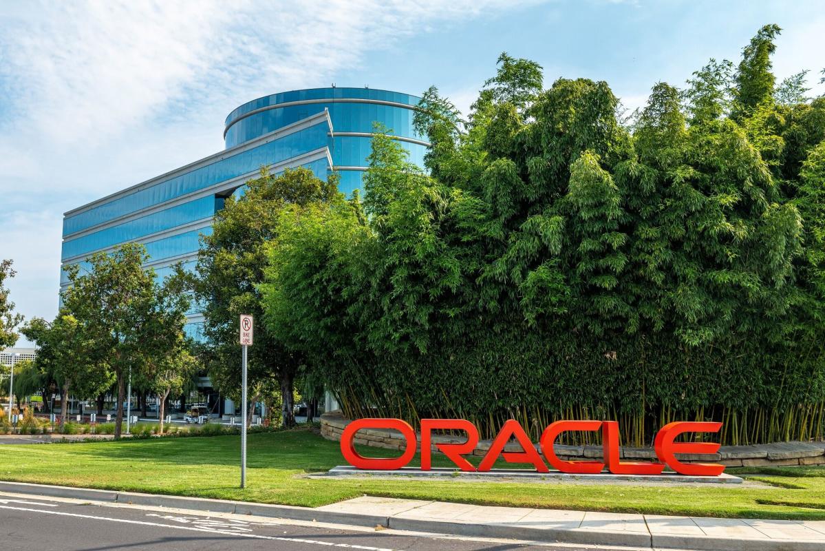 Oracle Surges to Record High on Cloud Bookings, Profit Beat