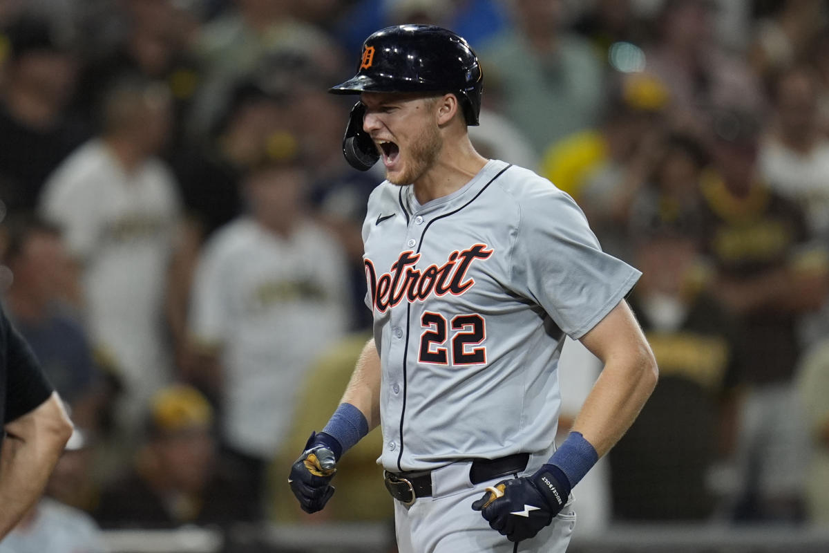 Padres lose crusher to Tigers, giving up grand slam with 2 outs and 2 strikes in 9th inning