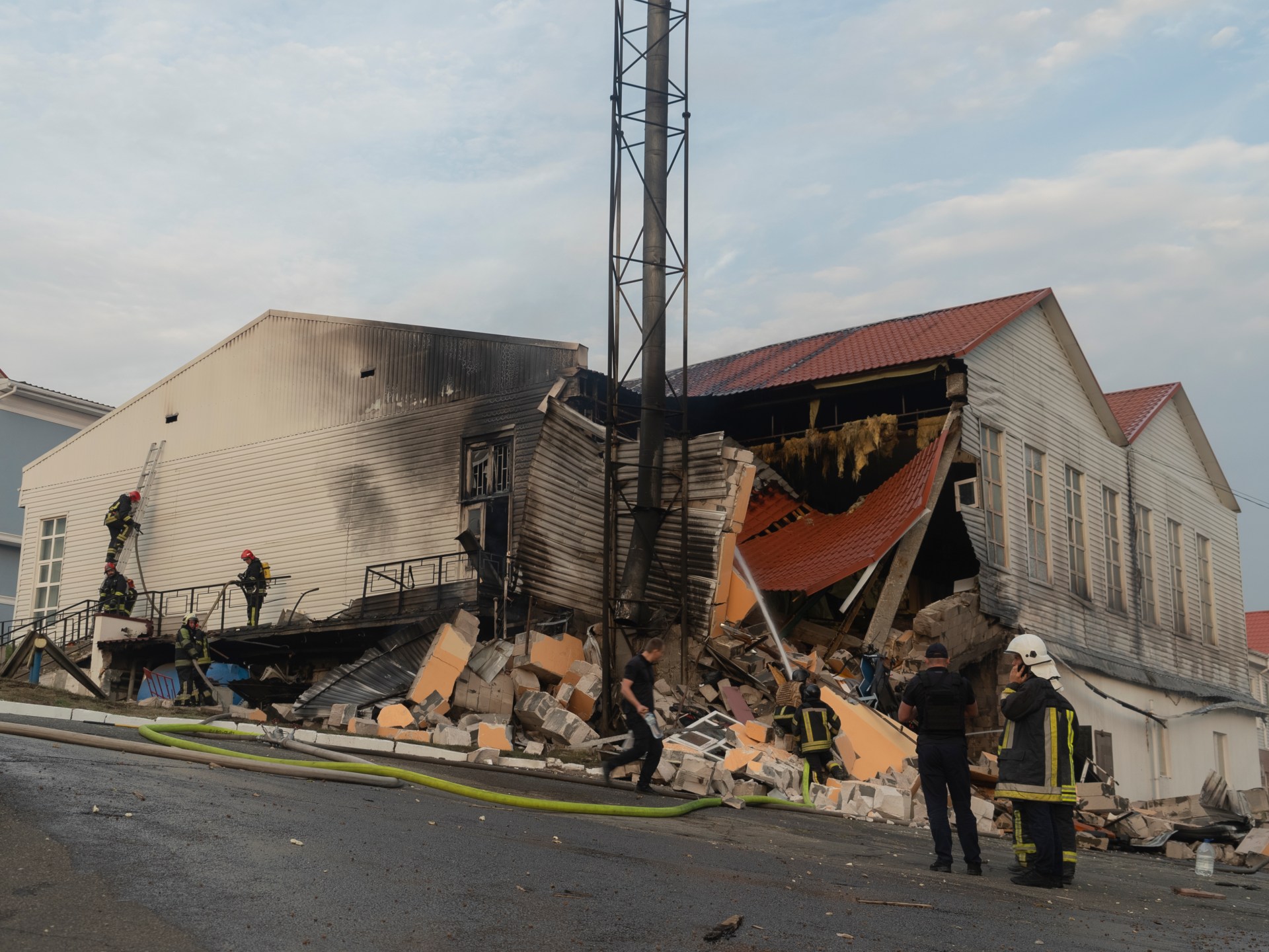 Russian barrage targets Kyiv, Ukrainian strike destroys school