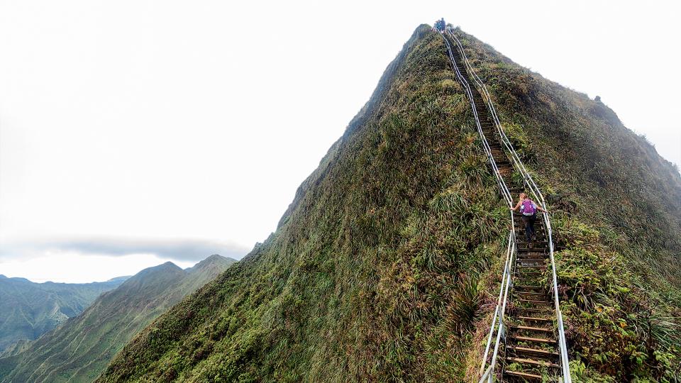 “Someone is going to get hurt or killed” –14 hikers arrested for illegally climbing famous closed trail