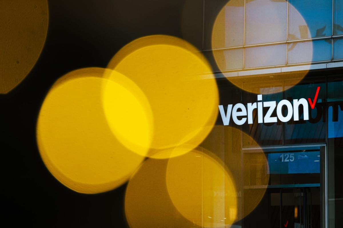 Verizon to Buy Frontier for .6 Billion in Broadband Push