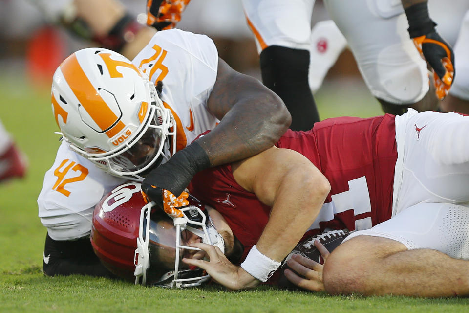 Yahoo Top 10: Tennessee’s road win at Oklahoma boosts Vols to No. 1 while USC falls out of rankings