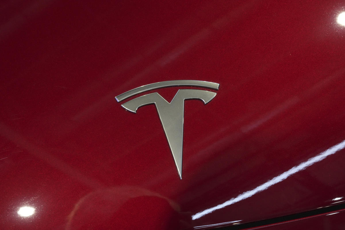 A Tesla car crashes and catches fire in France, killing 4