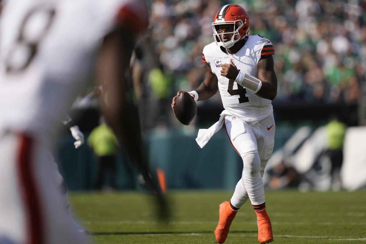 Browns announce plans to move from their lakefront stadium since 1999 to dome in the suburbs