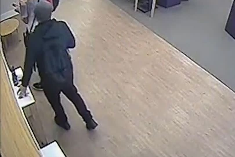 CCTV appeal over thieves ‘travelling the UK’ after £3k stolen from man INSIDE bank with ‘military precision’