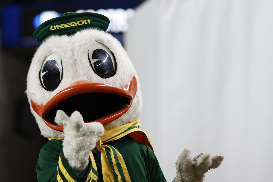 Colts’ Tyquan Lewis pays off Ohio State-Oregon bet with DeForest Buckner by wearing duck costume