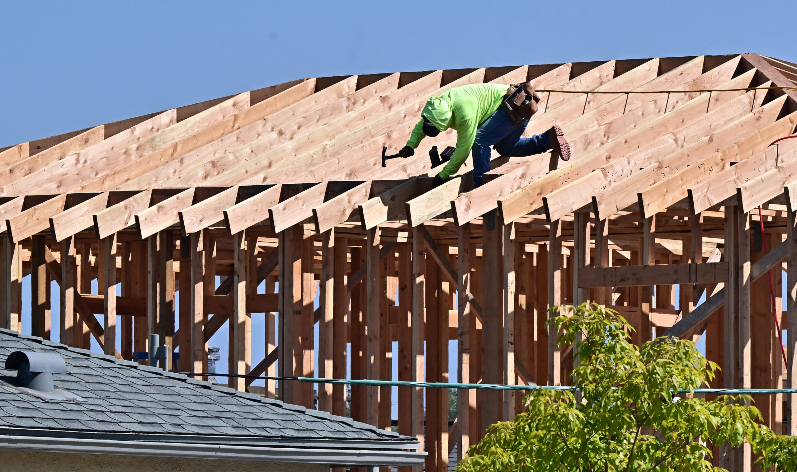 Fed rate cuts can boost this trade that’s a seasonal winner, Tom Lee says