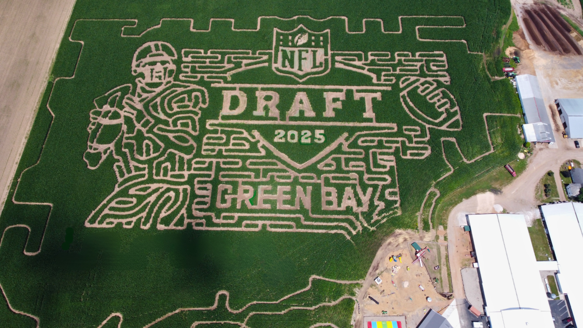 Feltz’s Dairy Store in Stevens Point celebrates 2025 NFL draft with this year’s corn maze