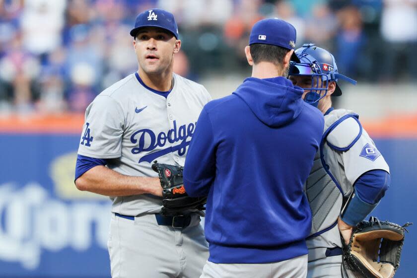 Hernández: Shortage of healthy pitchers forcing Dave Roberts into high-risk balancing act