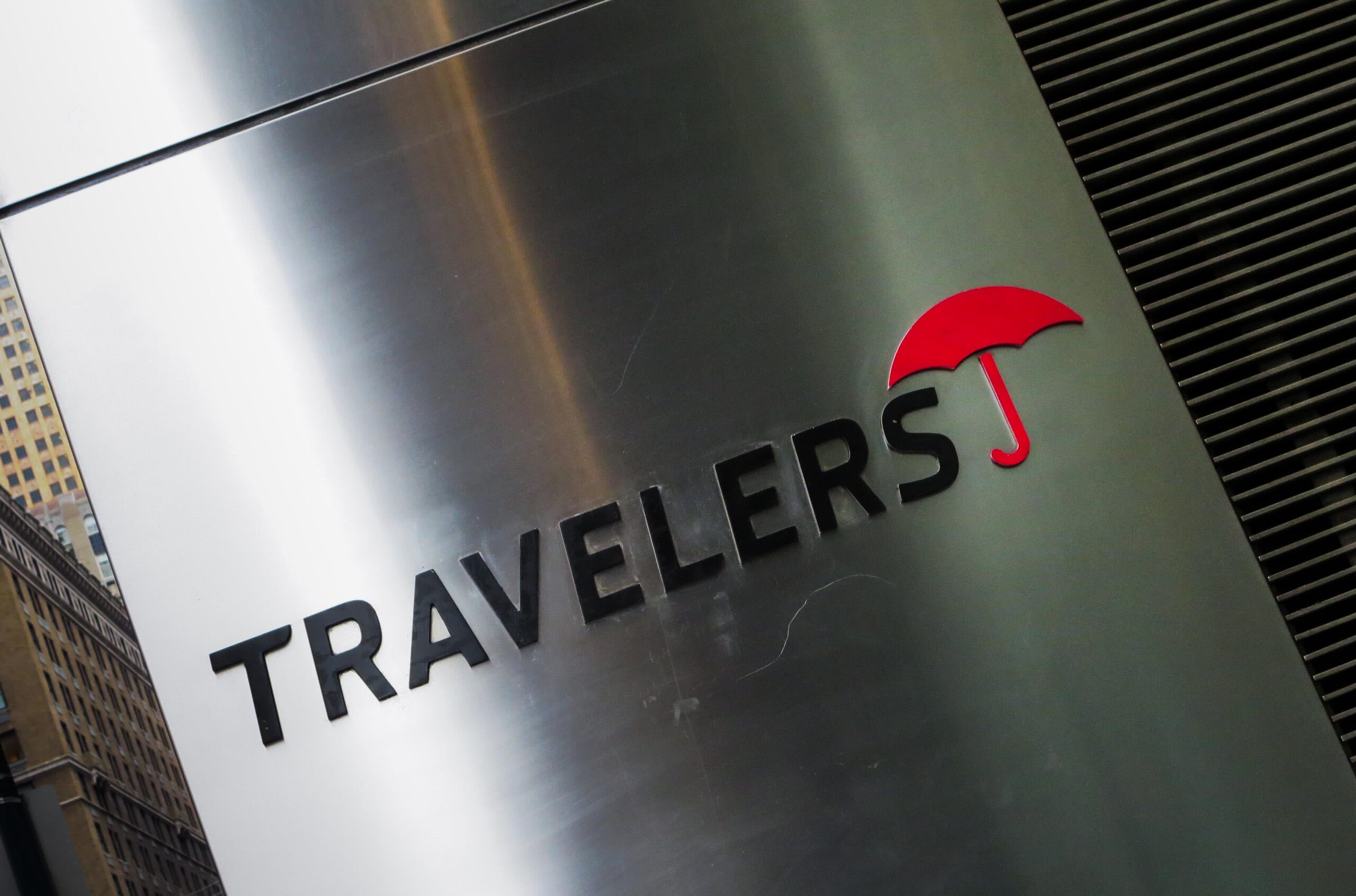 Insurer Travelers beats profit estimate on underwriting strength, investment gains