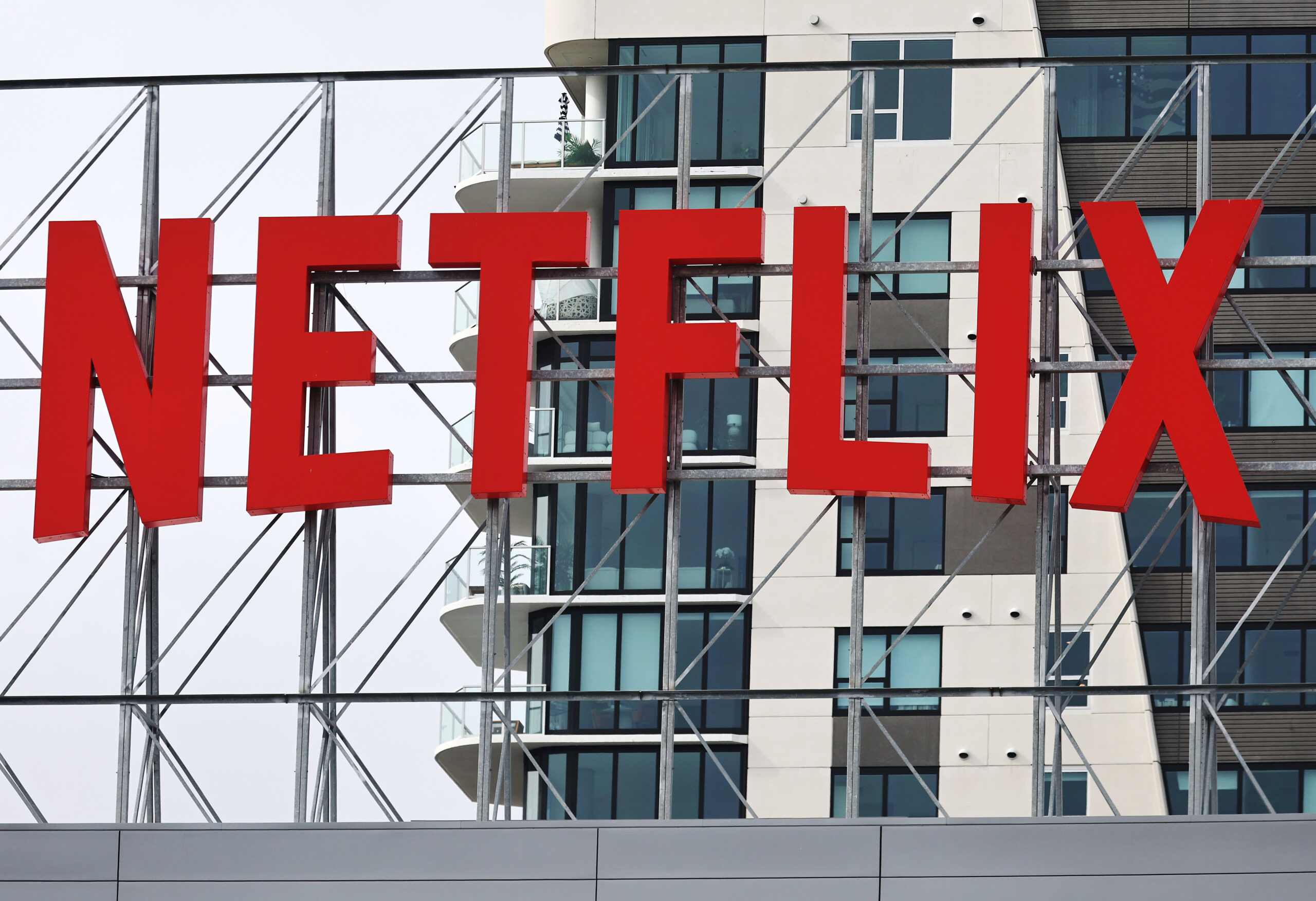 Jim Cramer weighs in on Netflix, says he’s staying bullish on the streaming giant