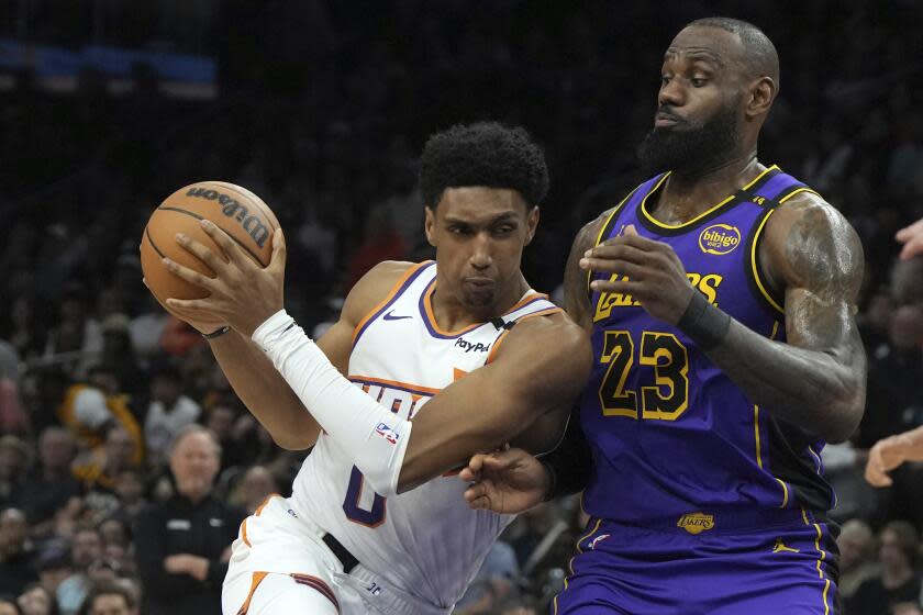 LeBron James’ gambit doesn’t pan out as Lakers lose to Suns