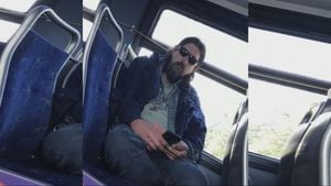 Lynnwood police search for man who groped teen on bus