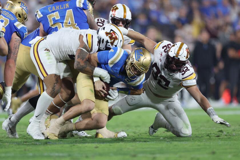 Minnesota’s second-half comeback sends UCLA to its fifth consecutive loss