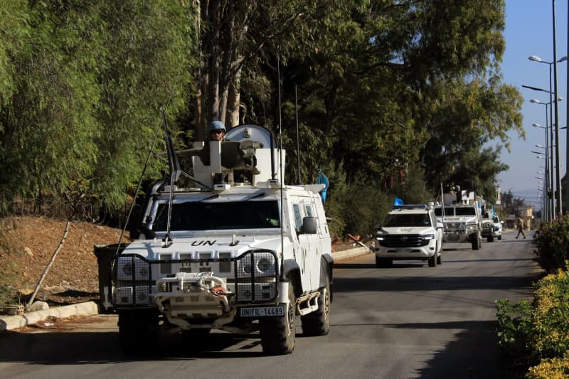 Netanyahu calls on UN soldiers to withdraw from Lebanon combat zone