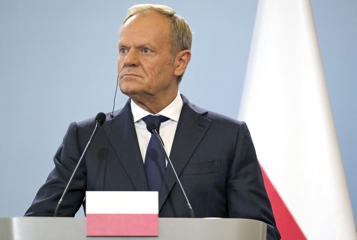 Poland’s Tusk Sees Clean Energy as New Growth Engine for Economy