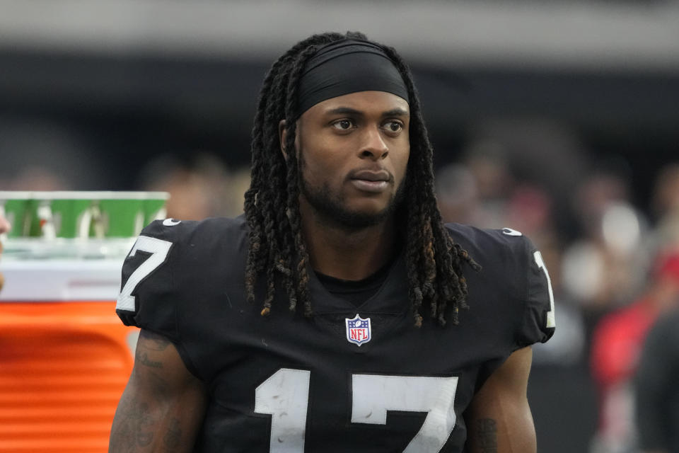 Raiders trade Davante Adams to Jets, reuniting him with Aaron Rodgers