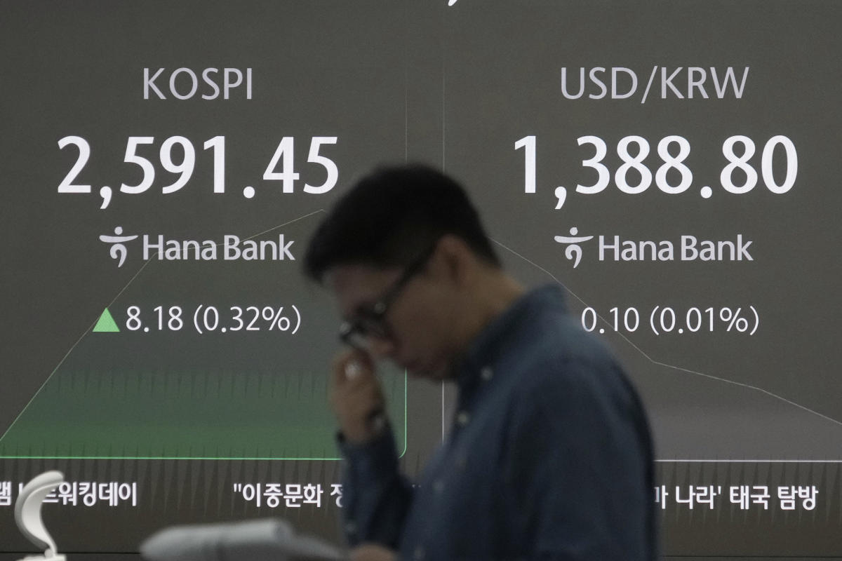 Stock market today: Asian shares rise and the yen dips after Japan’s ruling party loses majority